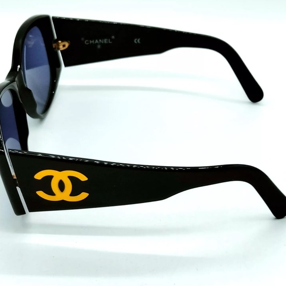 Stunning Authentic Black Chanel Sunglasses - Picture 2 of 9